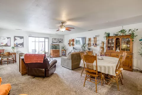 869 Tanglewood Dr, Redding, CA 96003 photo 9