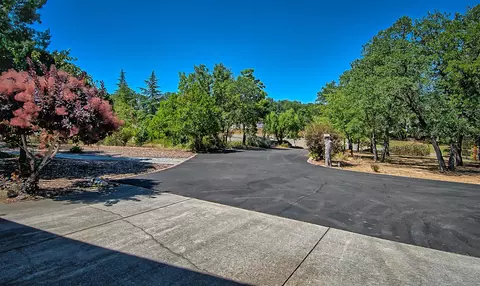 13195 Padani Dr, Redding, CA 96003 photo 4