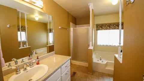 4773 Underwood Dr, Redding, CA 96003 photo 6