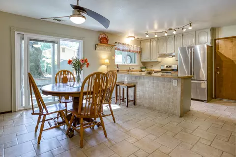 1157 Belcrest Dr, Redding, CA 96003 photo 3
