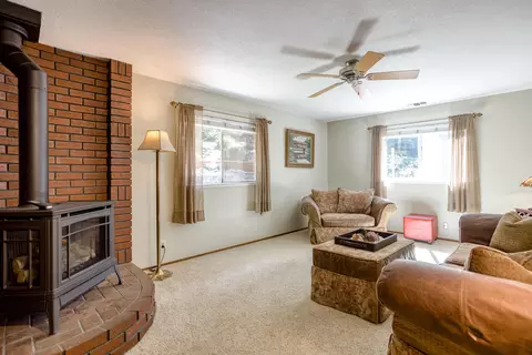 1157 Belcrest Dr, Redding, CA 96003 photo 5