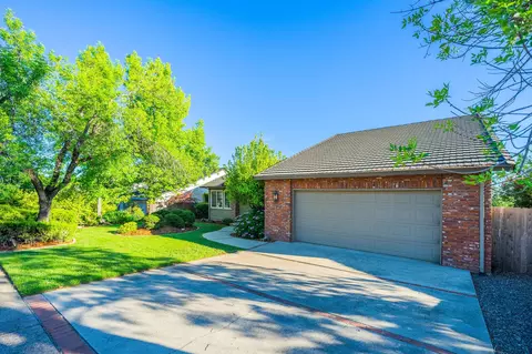 3627 Wasatch Dr, Redding, CA 96001 photo 3