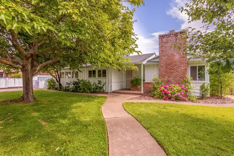 204 Treasure Dr, Red Bluff, CA 96080 photo 2