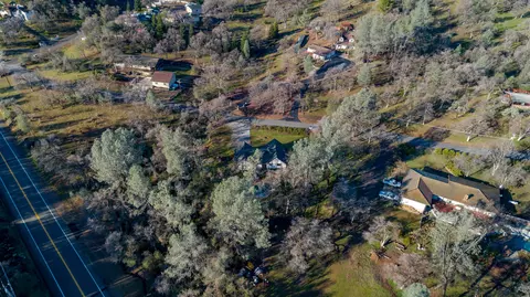 9121 Sugarloaf Dr, Redding, CA 96001 photo 74