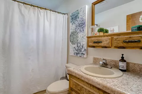 9121 Sugarloaf Dr, Redding, CA 96001 photo 14