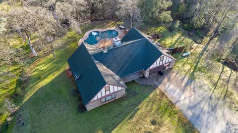 9121 Sugarloaf Dr, Redding, CA 96001 photo 66