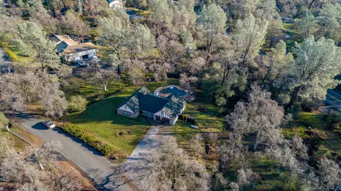 9121 Sugarloaf Dr, Redding, CA 96001 photo 68