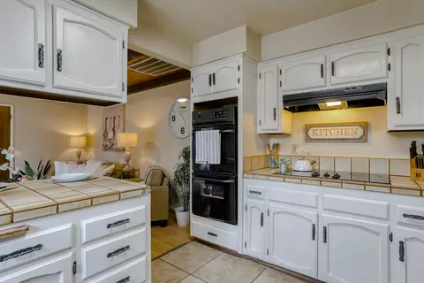 9121 Sugarloaf Dr, Redding, CA 96001 photo 4