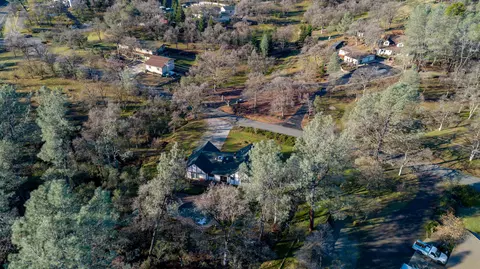 9121 Sugarloaf Dr, Redding, CA 96001 photo 73