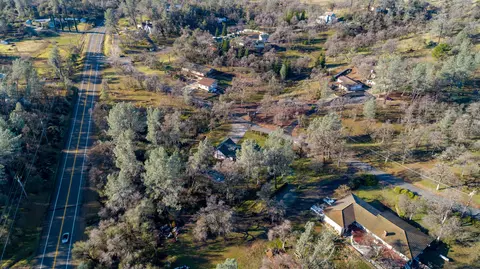 9121 Sugarloaf Dr, Redding, CA 96001 photo 75
