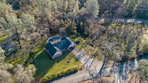 9121 Sugarloaf Dr, Redding, CA 96001 photo 57