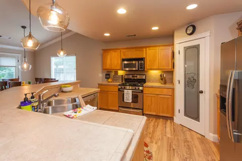 2094 Button Pl, Redding, CA 96002 photo 9