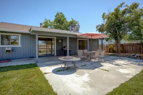 5574 Trish Ct, Redding, CA 96003 photo 31