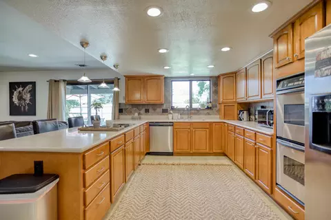 5574 Trish Ct, Redding, CA 96003 photo 6
