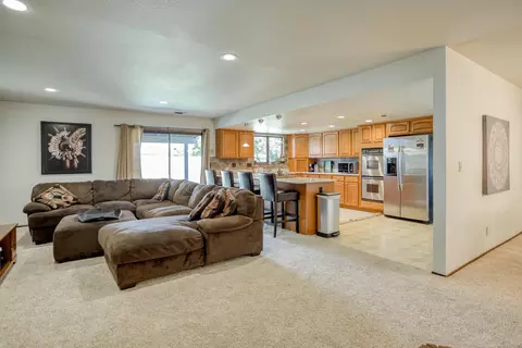 5574 Trish Ct, Redding, CA 96003 photo 9