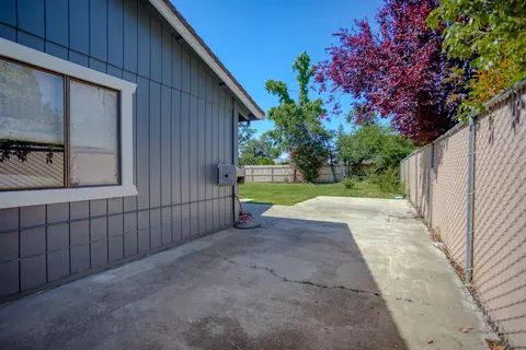 5574 Trish Ct, Redding, CA 96003 photo 35