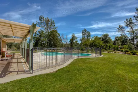 3000 Sunglow Dr, Redding, CA 96001 photo 49