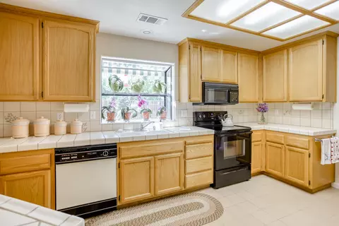 3000 Sunglow Dr, Redding, CA 96001 photo 16