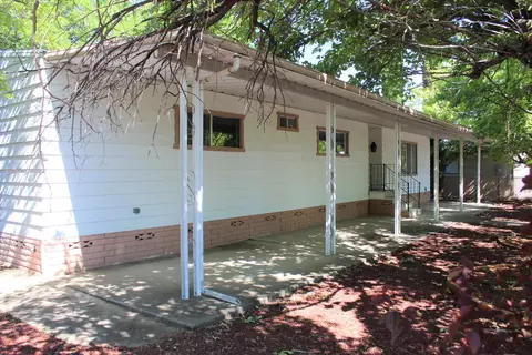 1000 Valli Ct, Redding, CA 96003 photo 1