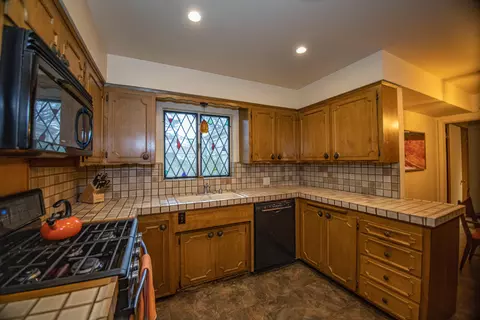 2215 Canal Dr, Redding, CA 96001 photo 16