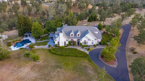 15667 Sol Semete Trl, Redding, CA 96001 photo 1