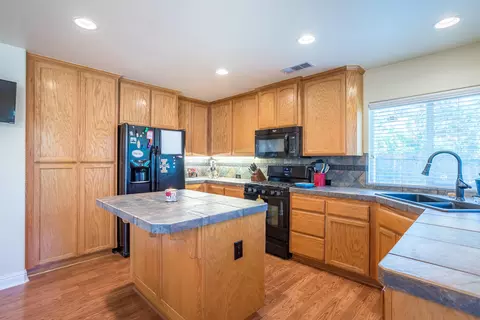5802 Norwich Ct, Redding, CA 96003 photo 9