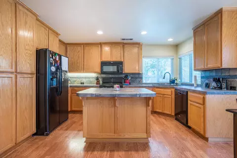 5802 Norwich Ct, Redding, CA 96003 photo 7
