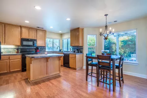 5802 Norwich Ct, Redding, CA 96003 photo 8