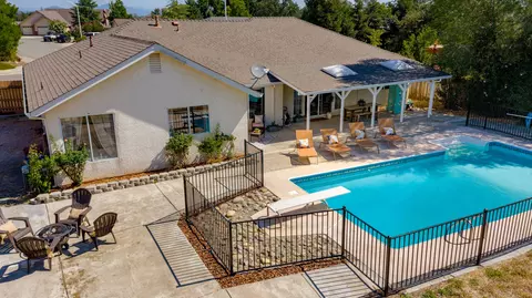 3431 Sunglow Dr, Redding, CA 96001 photo 3