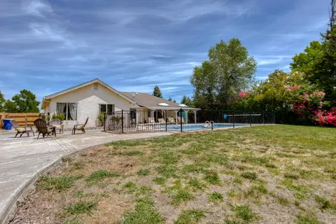 3431 Sunglow Dr, Redding, CA 96001 photo 24