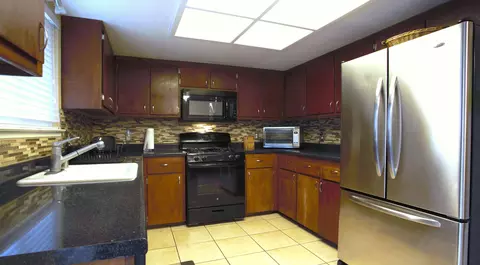 2213 Jessica Way, Redding, CA 96002 photo 7