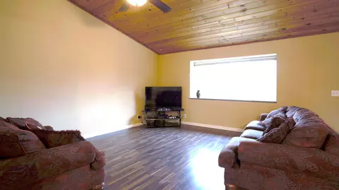 2213 Jessica Way, Redding, CA 96002 photo 4