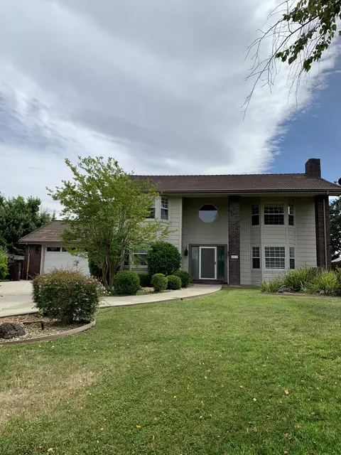 2833 Starlight Blvd, Redding, CA 96001 photo 4