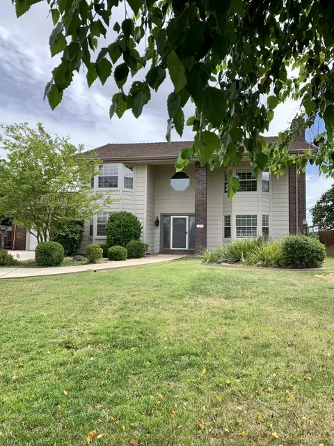 2833 Starlight Blvd, Redding, CA 96001 photo 1