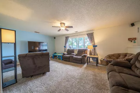 4957 Amanda Dr, Redding, CA 96002 photo 10