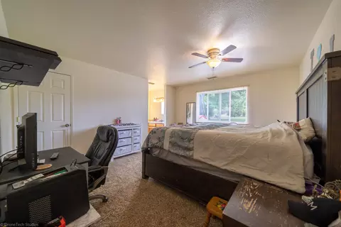 4957 Amanda Dr, Redding, CA 96002 photo 24