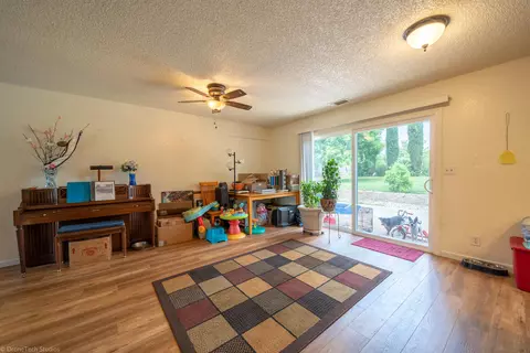 4957 Amanda Dr, Redding, CA 96002 photo 16