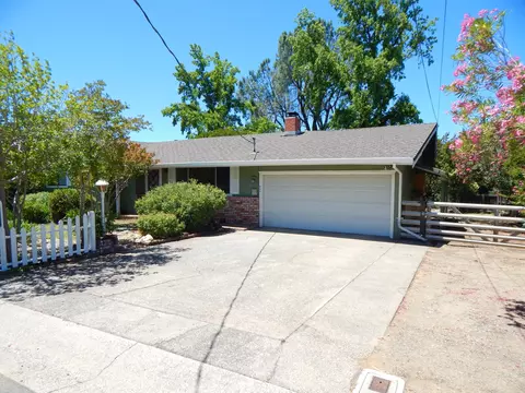 4740 Rocky Ridge Ct, Redding, CA 96001 photo 1