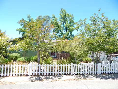 4740 Rocky Ridge Ct, Redding, CA 96001 photo 2