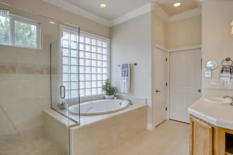 2106 Lafayette Ct, Redding, CA 96003 photo 18