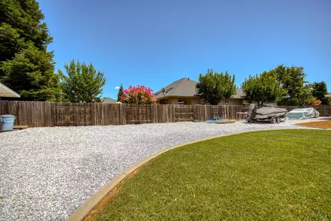 2106 Lafayette Ct, Redding, CA 96003 photo 27