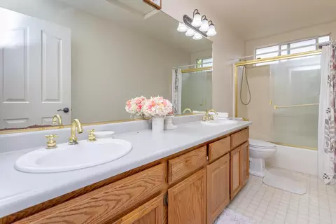 546 Martinique Cir, Redding, CA 96003 photo 29