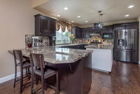 546 Martinique Cir, Redding, CA 96003 photo 22