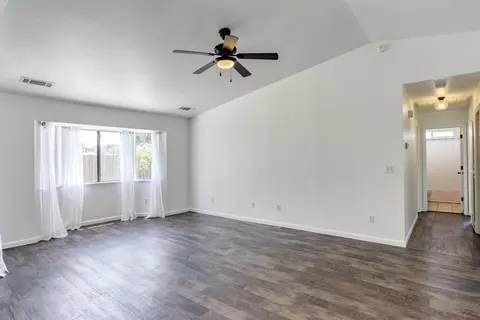 897 Wingsetter Ct, Redding, CA 96003 photo 4