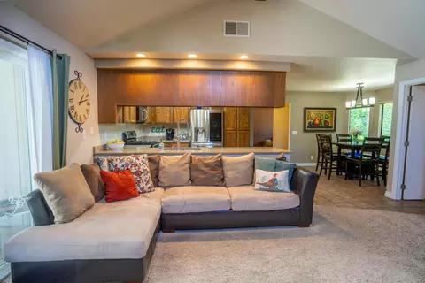 1825 Breckenwood Dr, Redding, CA 96002 photo 11