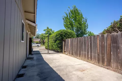1825 Breckenwood Dr, Redding, CA 96002 photo 20
