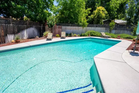 1825 Breckenwood Dr, Redding, CA 96002 photo 23