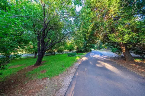 20083 Sunrise Dr, Redding, CA 96003 photo 25