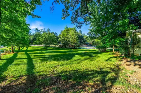 20083 Sunrise Dr, Redding, CA 96003 photo 13