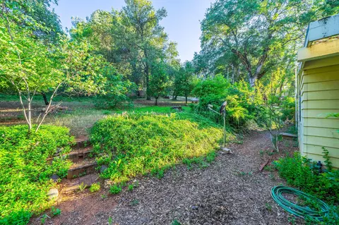 20083 Sunrise Dr, Redding, CA 96003 photo 23